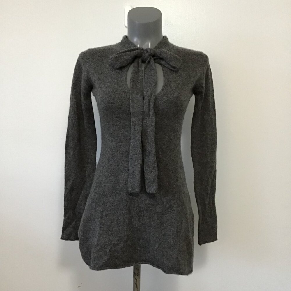 Viridis Luxe Cashmere Blend V-Neck Sweater with Neck Tie Size M
